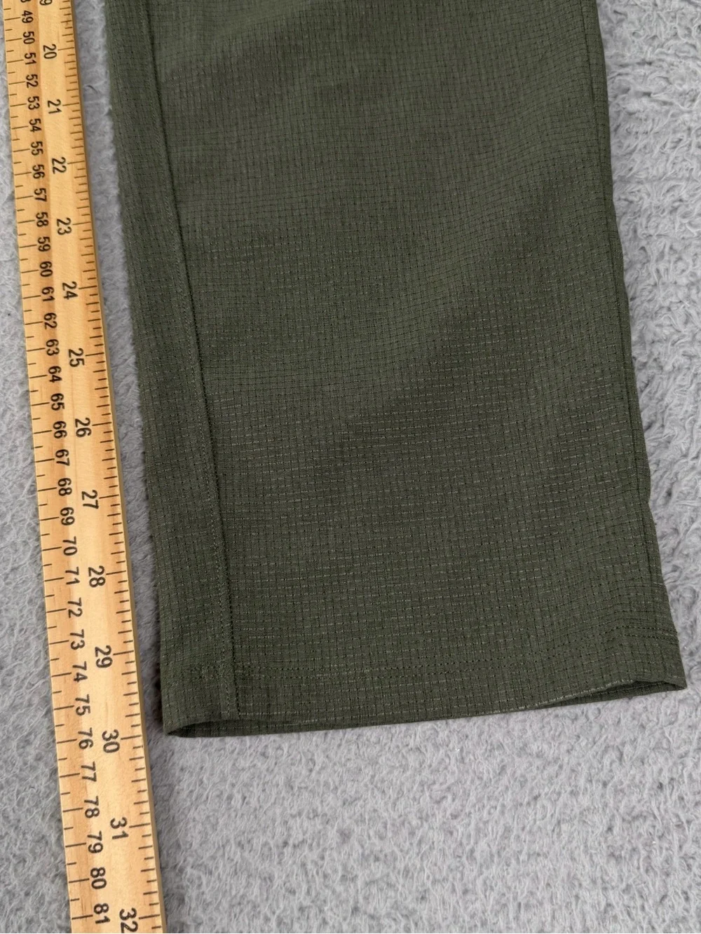 Lululemon Commission Pants Mens 32 Green Slim Fit WovenAir Chino Athleisure